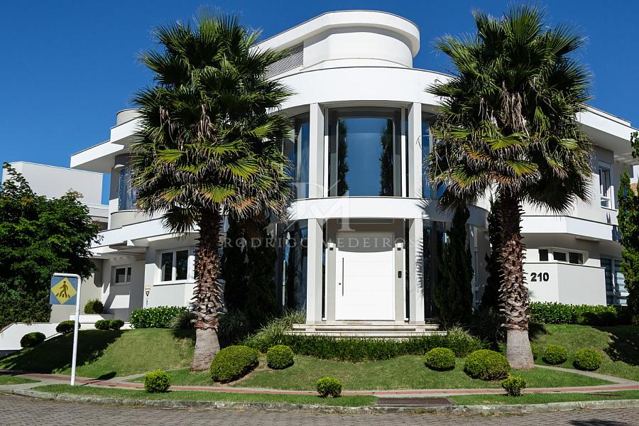 Casa  venda com 4 sutes em Jurer Internacional, Florianpolis