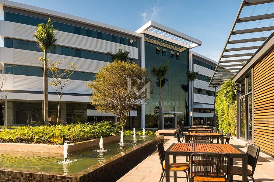 Sala comercial no SC 401 Square Corporate, Florianpolis, com infraestrutura empresarial de alto padro