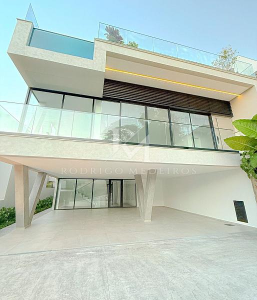 Casa com vista para o mar em condomnio fechado em Balnerio Cambori