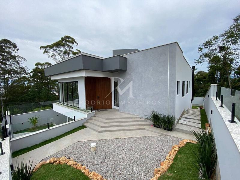 Casa de alto padro no Centro Histrico de So Jos com vista para as montanhas