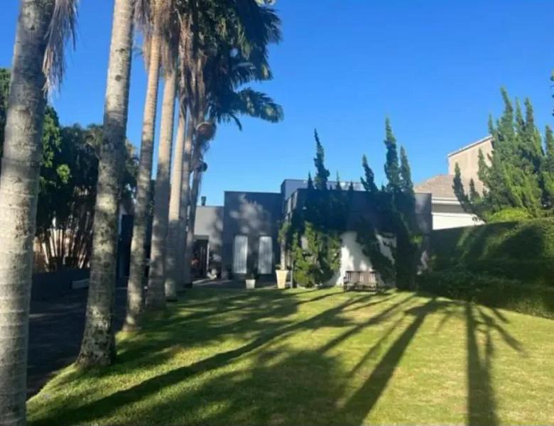 Casa com piscina e rea gourmet no Bosque das Manses, So Jos