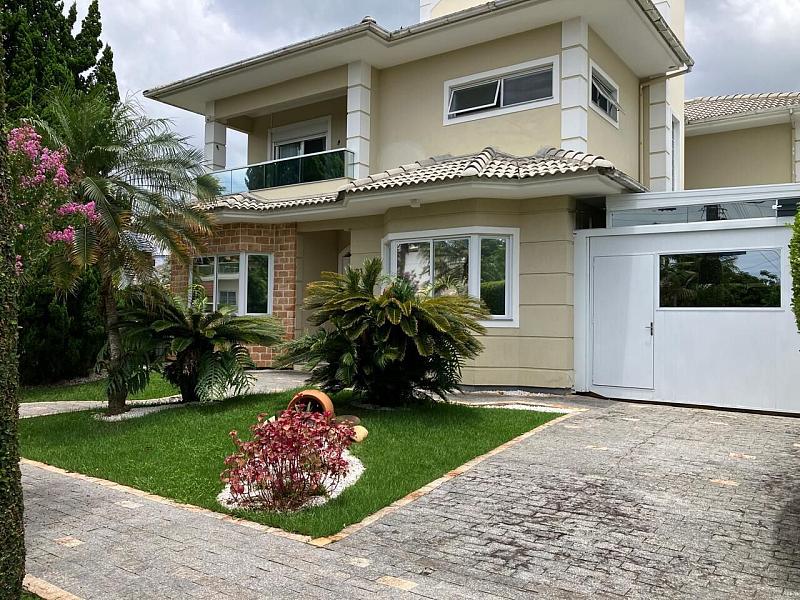 Casa  venda de alto padro com piscina em Jurer Internacional, Florianpolis