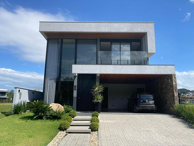 Casa  venda em condomnio na Pedra Branca, Palhoa, com 4 dormitrios e vista para a montanha