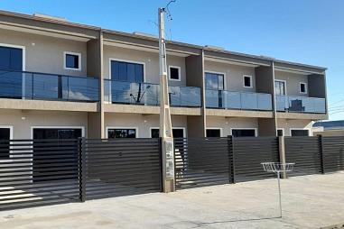 Sobrado com piscina, com 3 quartos no bairro Grajaú - Pontal do Paraná! - Pronto para morar