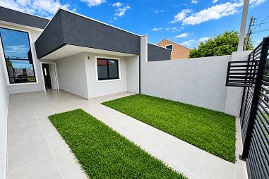 Linda casa terrea com 3 quartos com amplo quintal no Bairro Pinheirinho! - Pronto para morar